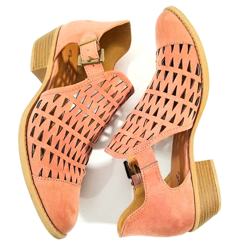 NWOT Qupid Womans Rose Colored Booties Sz.8 - Picture 3 of 6